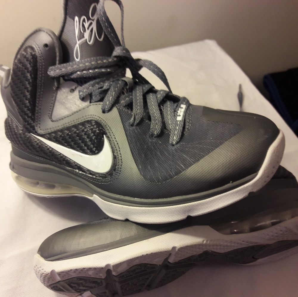 2011 LeBron James #9 Retro Basketball Shoe